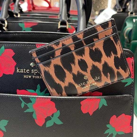 Kate Spade Schuyler Small Slim Card Holder
NWT - Picture 13 of 16